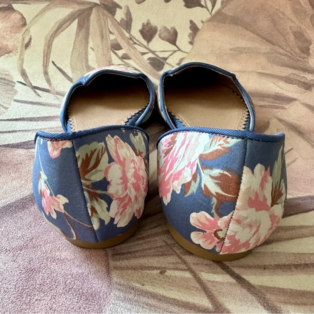BOGO Restricted Blue Floral D'Orsay Flats with Pink White Blooms - Picture 4 of 4
